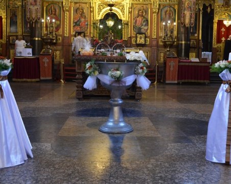 Резил по пловдивски! Помощи за ток отишли за сватби и кръщенки