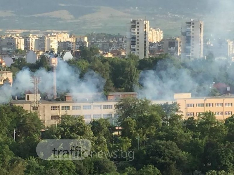 Болен здрав носи... Локомотив запрати облаци дим над Пловдив СНИМКИ