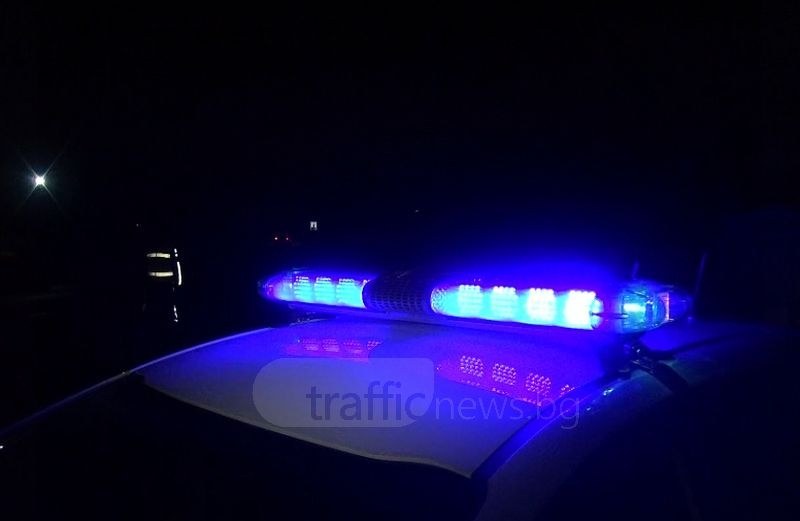 Младо момиче се простреля с пистолет, търсят кръв за нея!