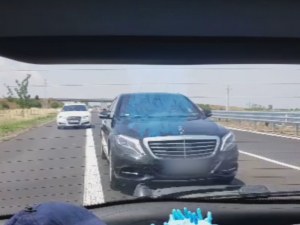 Две коли опитаха да изтласкат семейство от пътя на магистралата до Пловдив