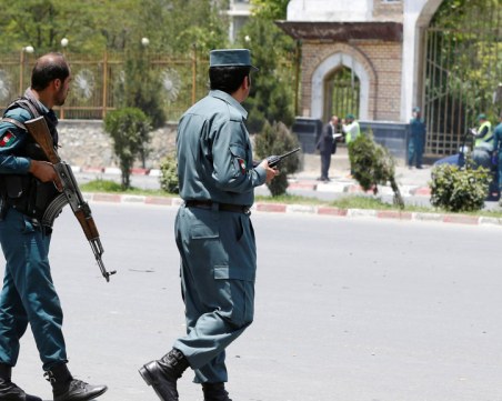 Атентат пред министерство в Кабул, 12 души бяха убити