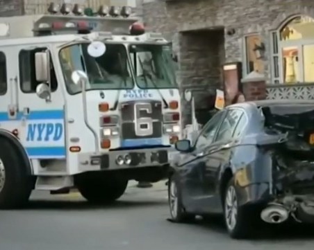 Боклукчийски камион помете девет коли с бясна скорост ВИДЕО