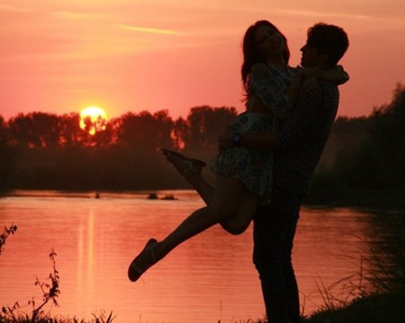 Каква е твоята любовна орис според зодията?