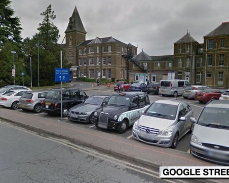 Седем души пострадаха при пожар в болница в Лондон