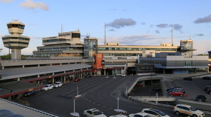 Над 100 българи са блокирани в Берлин след отменен полет на 