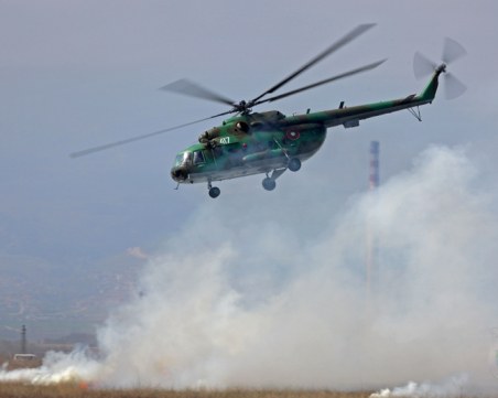 Единственият оцелял от катастрофиралия вертолет е стабилизиран