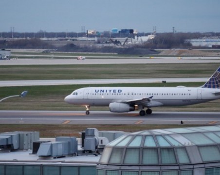 Самолет от Рим кацна аварийно заради бомбена заплаха