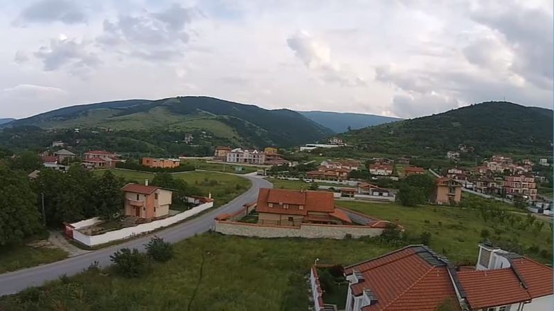 Новите къщи в Белащица остават без разрешително за ВиК? Режат ги за присъединяване
