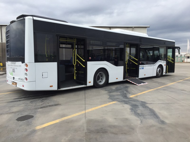 Жегата превърна пловдивските автобуси в сауни на колела СНИМКИ