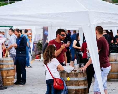 Занаятчийско пиво, кулинария и много музика на Две-три бири фест в Тютюневия град