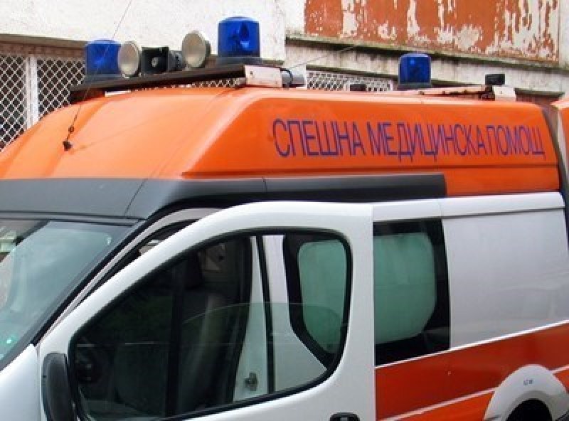 Автомобил блъсна 8-годишно момиченце