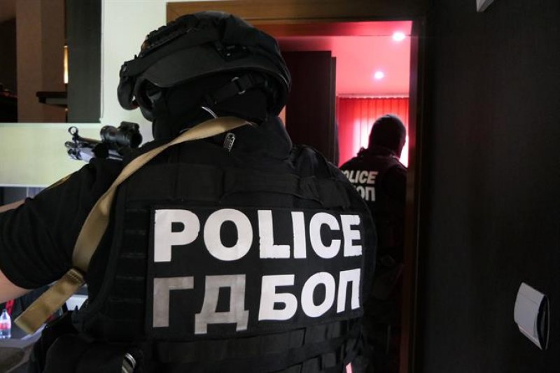 Зрелищни арести! ГДБОП разби група за наркотрафик ВИДЕО