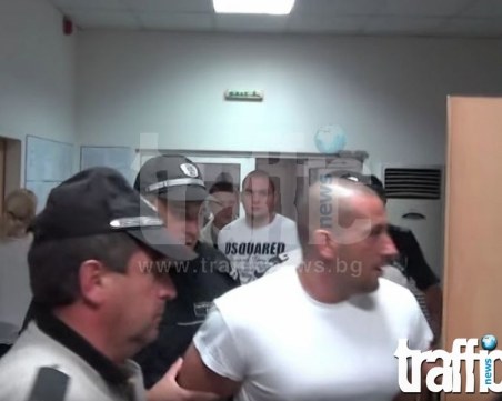 1 година условно за Радослав Керанов по обвинението за кражба на шевролет