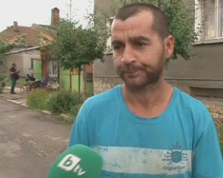 Шофьор без книжка блъсна дете и избяга