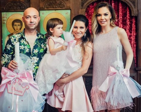 Галена стана кръстница на малката дъщеря на колежката й Сиана СНИМКИ