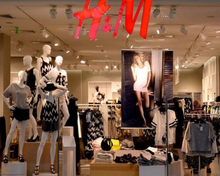 Крадец задигна чантата на млада пловдивчанка в магазин в мола, спипаха го