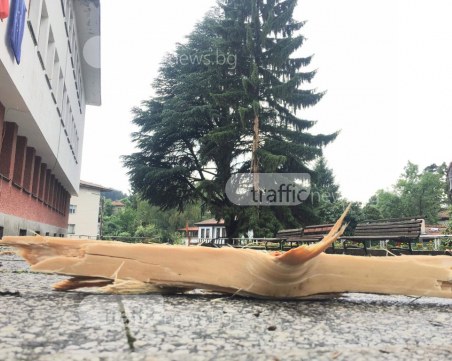 Мълния удари сърцето на Калофер СНИМКИ+ВИДЕО