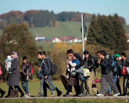 Спипаха бежанци край Пловдив, вървели пеша по магистралата