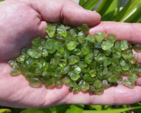 В Хаваите заваля дъжд от... скъпоценни камъни СНИМКИ