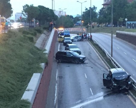 Задържаха пиян шофьор, участвал в мелето с 9 коли