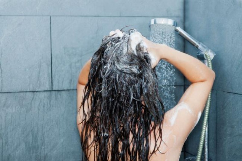 Колко пъти в седмицата трябва да мием косата си?