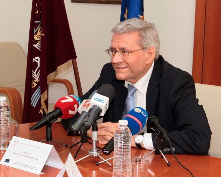 Двама ректори представят център за персонализирана медицина в Пловдив