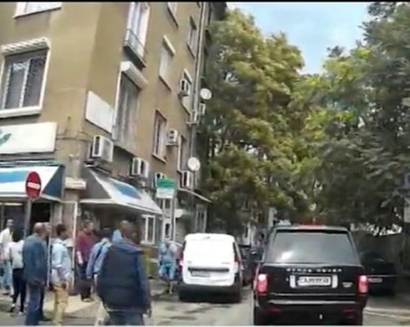 Преследван от полицията в бясна гонка по улиците! СНИМКИ