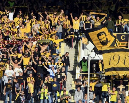 Тодор Живков не успя да заличи Ботев и Левски, та Марешки ли…