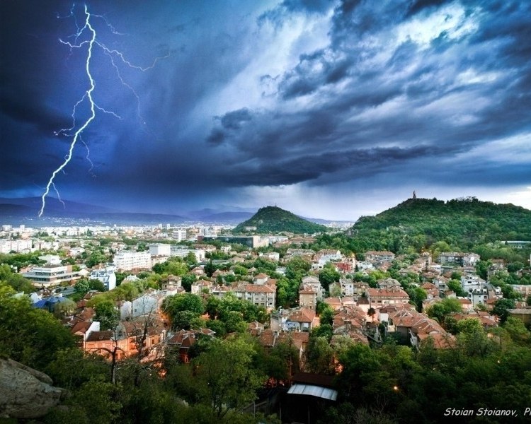 Още един ден дъжд в Пловдив! Вижте какво ще е времето през седмицата