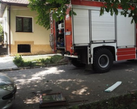 Бойлер гръмна до училище – двама учители са в болница