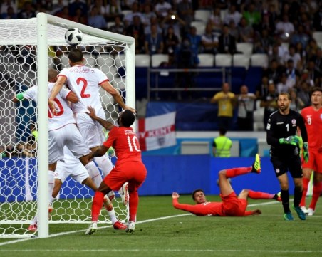 Хари Кейн спаси колеблива Англия срещу слабака Тунис