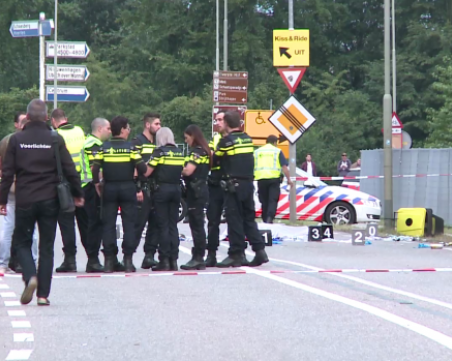 Камионетка се блъсна в пешеходци в Холандия, един човек е загинал