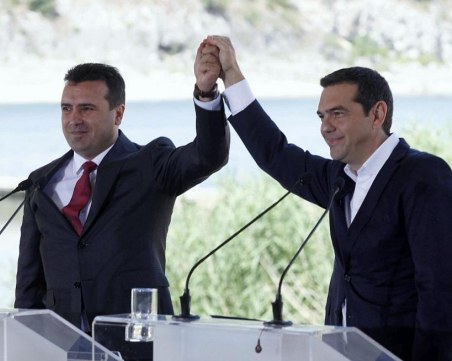 Македонското правителство одобри договора с Гърция за името