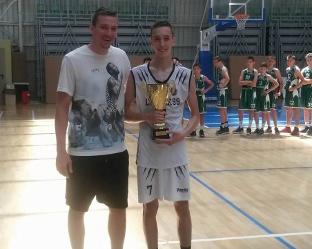 В Академик Бутекс 99 мислят за женски отбор - Митко Димитров стана татко на момиченце