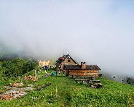 Ако не ви плаши неколкочасовият преход, тръгнете към мъглите на Мазалат СНИМКИ