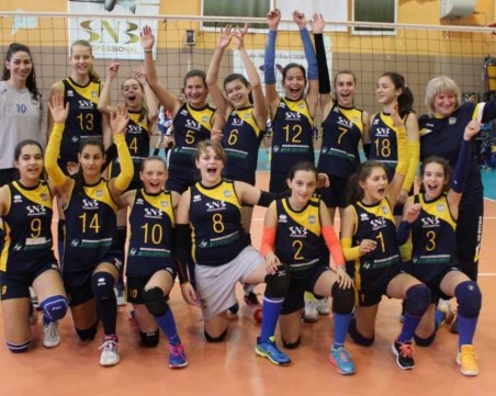 Малките маричанки гонят суперфинала във Варна