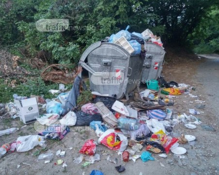 Град Куклен затъна в боклуци