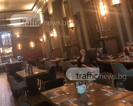 Стинг разпусна с бира и мач след втория си концерт СНИМКИ