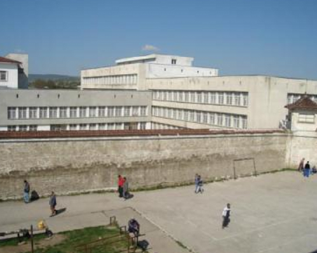 Избягалият затворник от Ловеч излежавал 13-годишна присъда за блудство