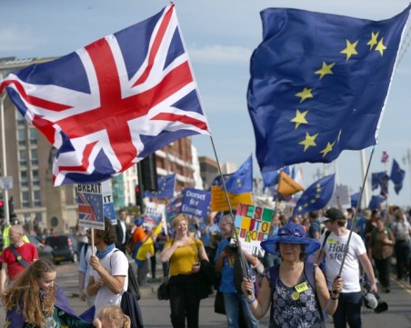 Лондон обяви правилата за чужденците на Острова след Brexit