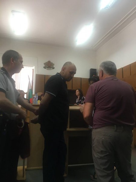 Отложиха делото срещу сводника Джото, една от “служителките“ му не се яви