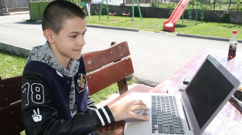 12-годишно момче от доспатско село впечатли Гугъл