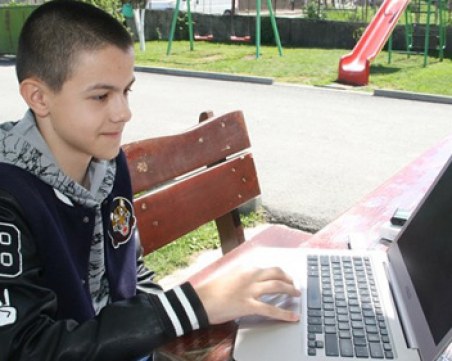 12-годишно момче от доспатско село впечатли Гугъл