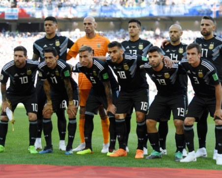 Фенове плашат вратаря на Аржентина със смърт и изнасилване на дъщерите му