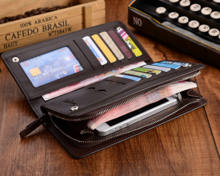 Нещата, които е крайно време да изхвърлим от портфейла си