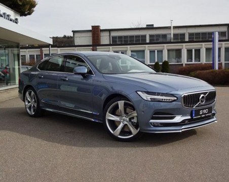 Новата лимузина на Община Пловдив – Volvo за 120 хил. лева СНИМКИ