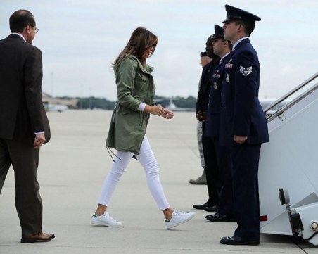 Първата дама на САЩ скандализира с облеклото си СНИМКИ
