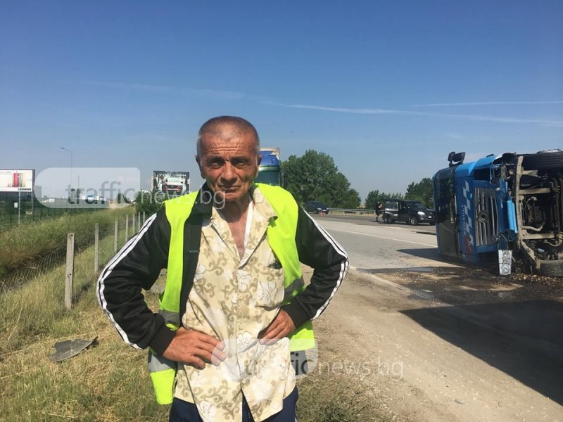 Шофьорът на обърнатия тир край Пловдив: Заспах, добре съм СНИМКИ и ВИДЕО