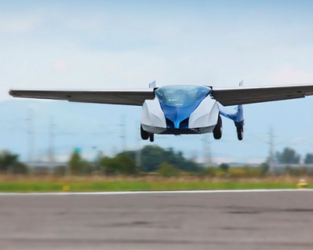 Летящи таксита тръгват пилотно над първа европейска държава