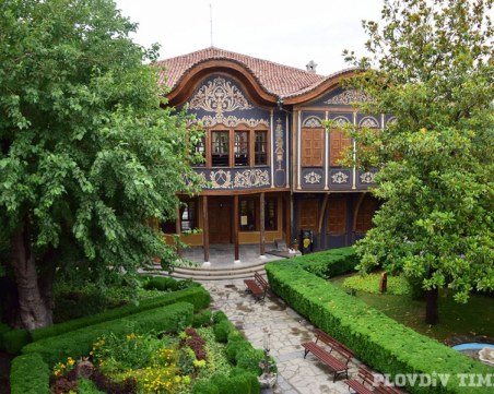 Майстори от цялата страна се събират днес в Етнографския музей